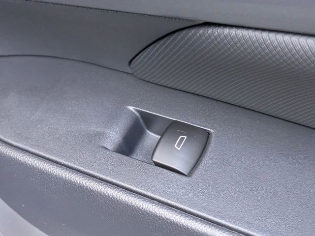 New 2025 Chevrolet Equinox EV RS image 37