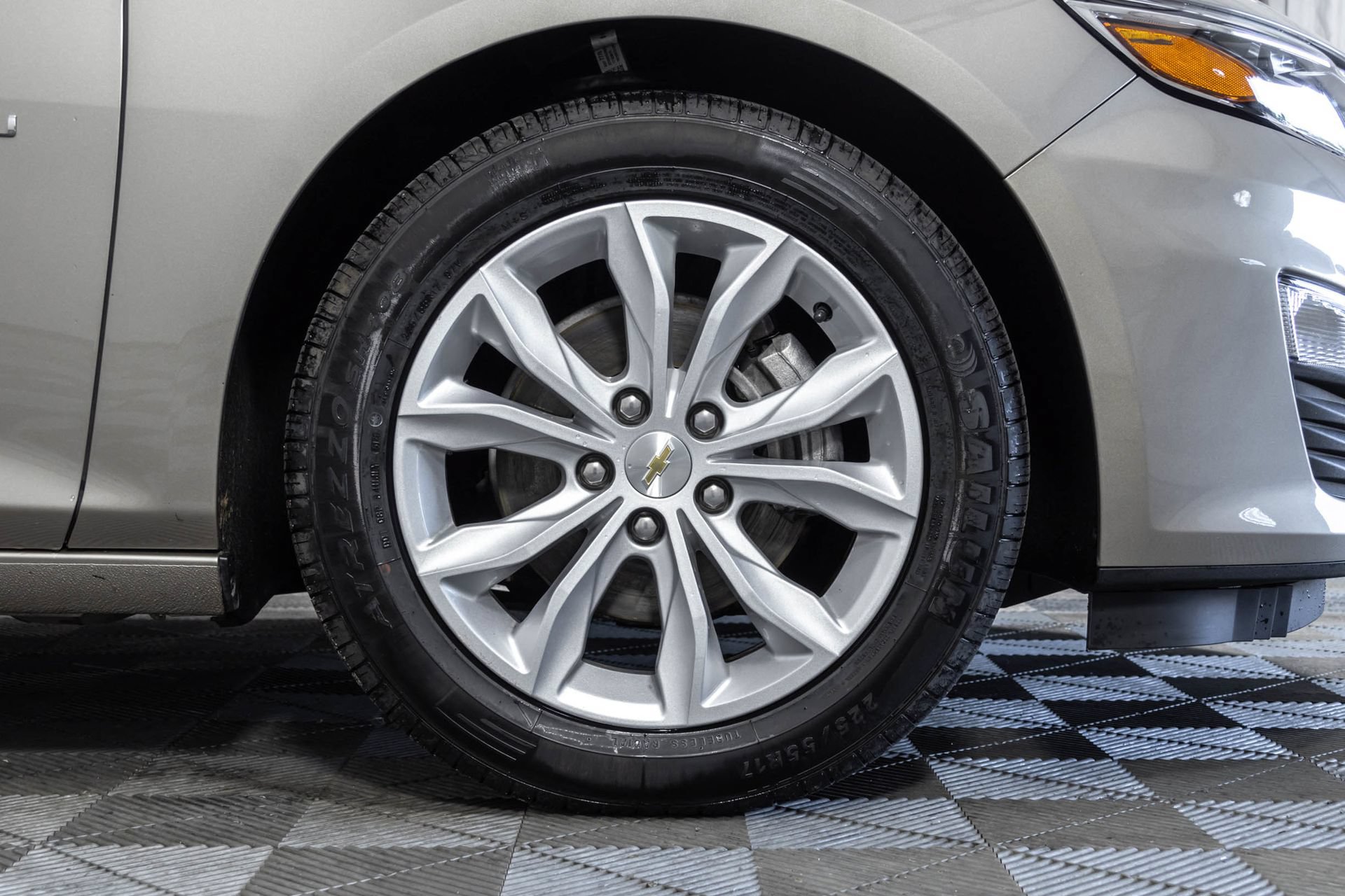 Used 2025 Chevrolet Malibu LT FWD image 42