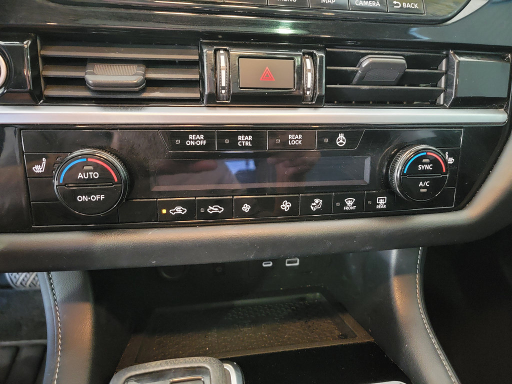 Used 2022 Nissan Pathfinder SL w/ SL Premium Package FWD image 14