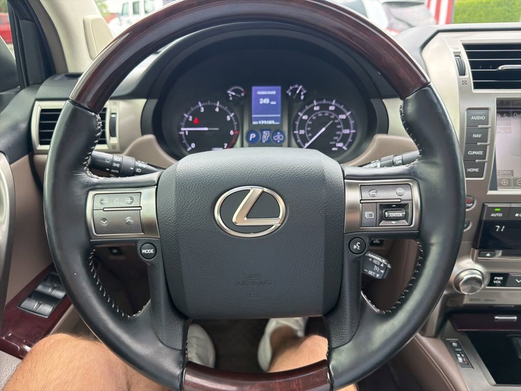 Used 2018 Lexus GX 460 Luxury w/ Preferred Accessory Package AWD/4WD image 16