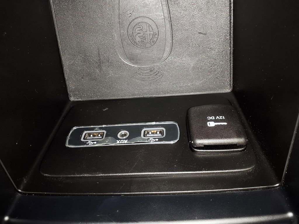 Used 2019 Alfa Romeo Giulia RWD image 25