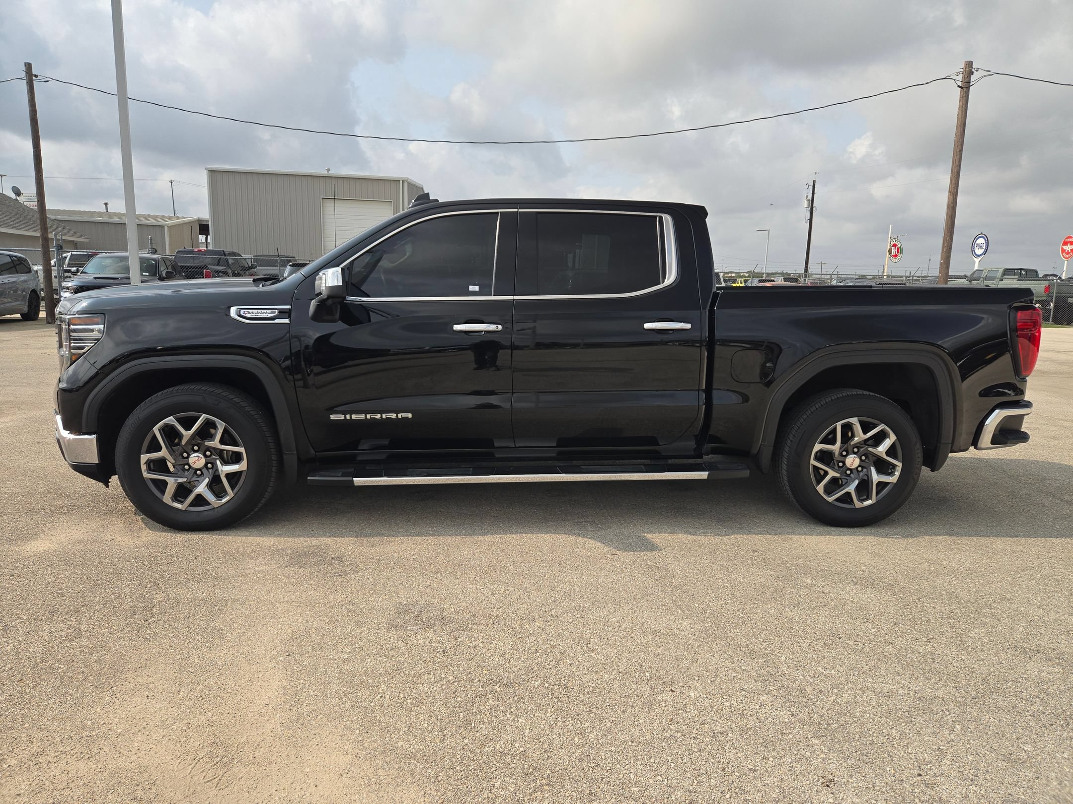 Used 2024 GMC Sierra 1500 SLT RWD image 6
