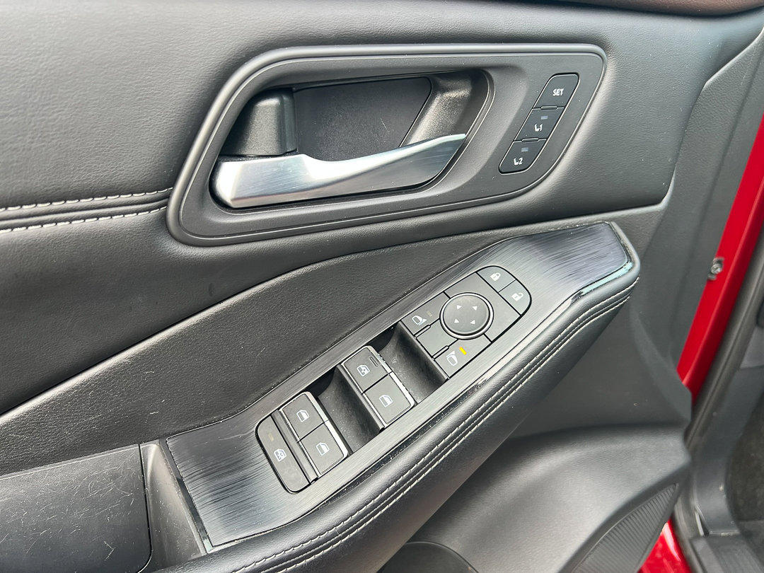 Used 2023 Nissan Rogue SL w/ SL Premium Package image 13