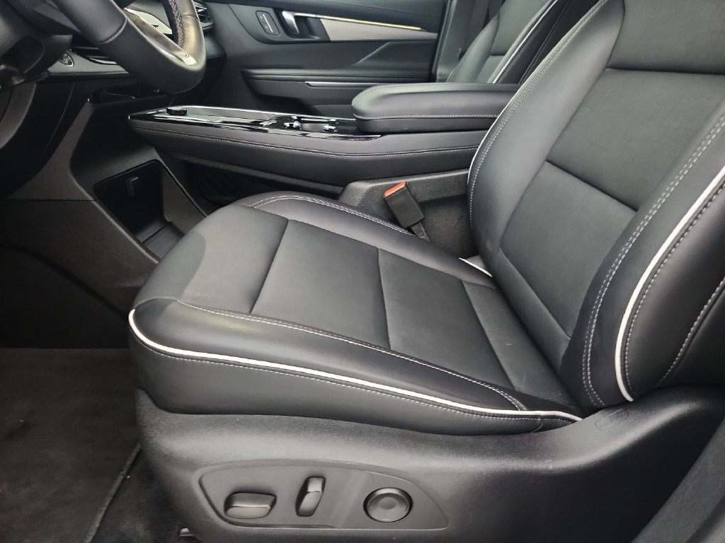 Used 2026 Buick Enclave Preferred FWD image 22