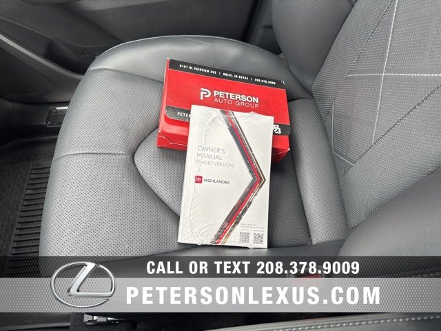 Used 2024 Toyota Highlander Platinum image 31