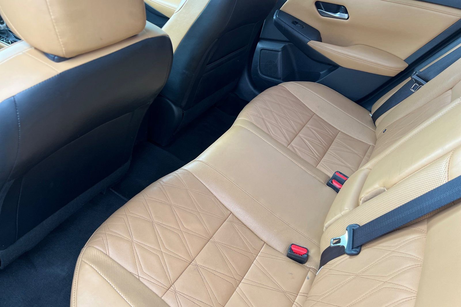 Used 2022 Nissan Sentra SV w/ SV Premium Package image 16