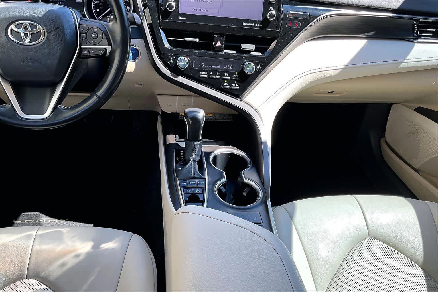 Used 2021 Toyota Camry XLE FWD image 17