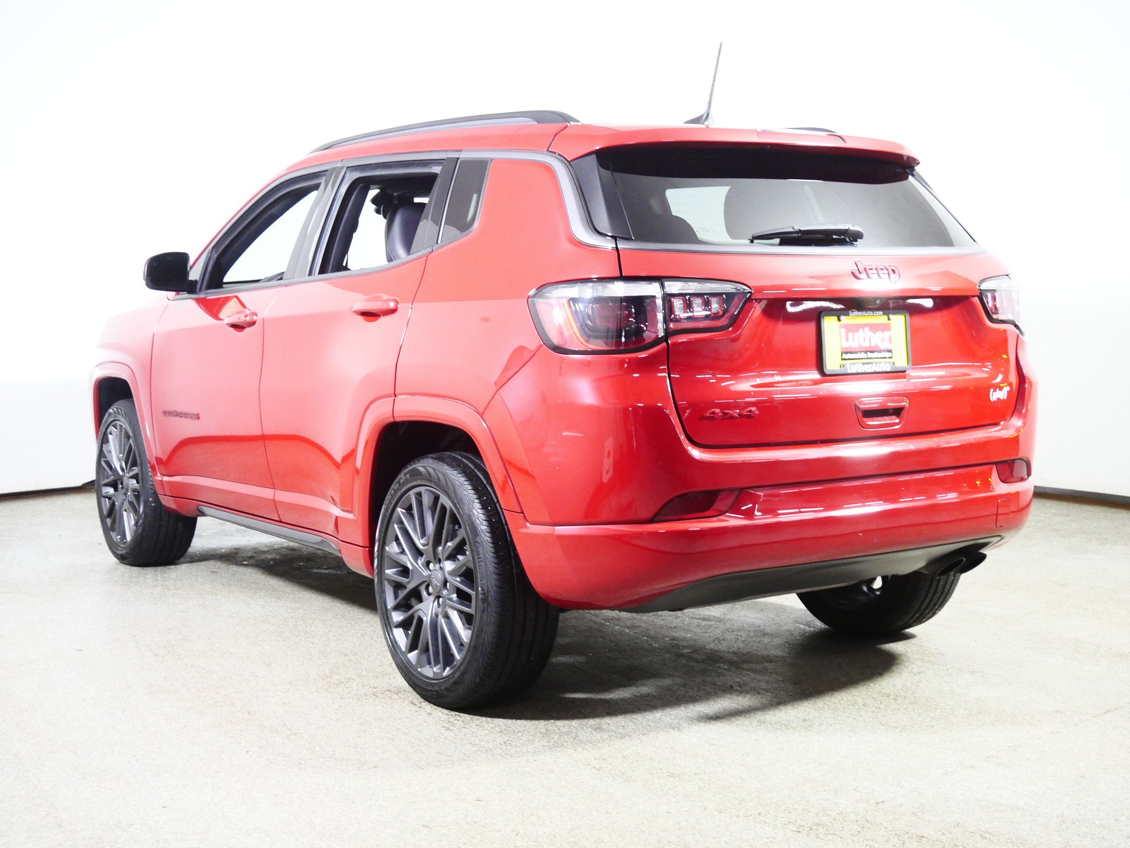 Used 2022 Jeep Compass Limited AWD/4WD image 5
