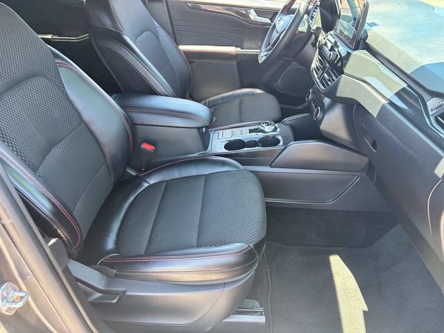 Used 2025 Ford Escape ST-Line Select AWD/4WD image 11