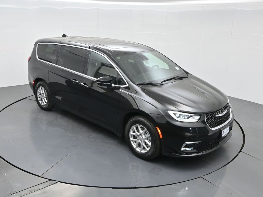 New 2026 Chrysler Pacifica Select image 48