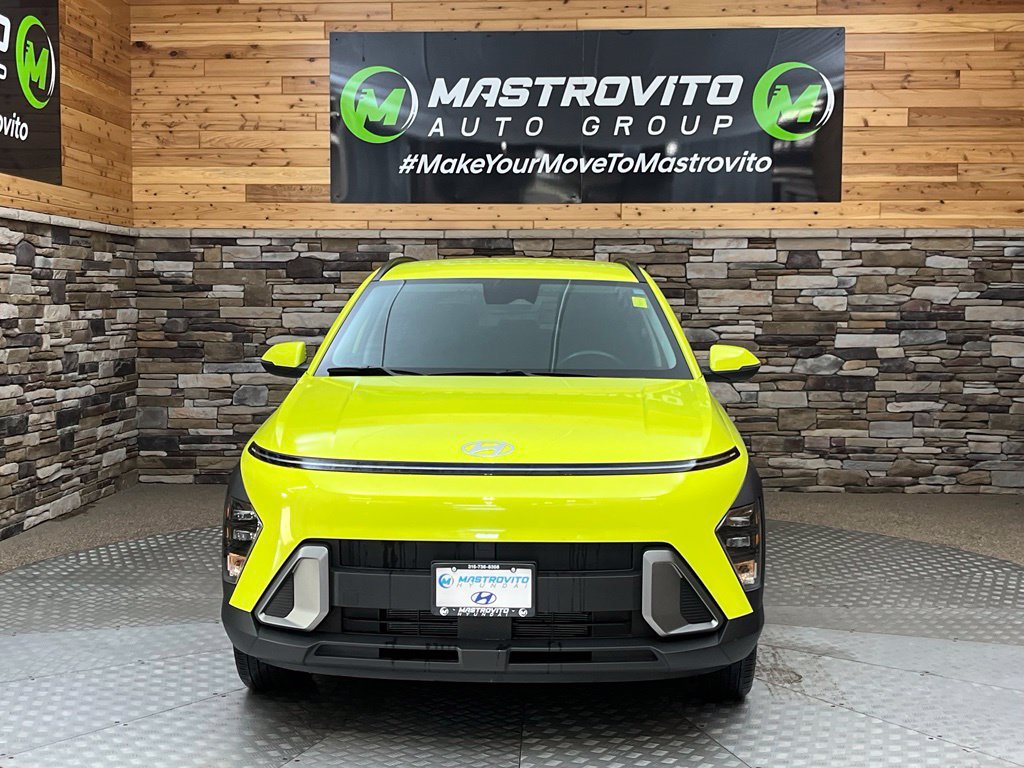 Used 2024 Hyundai Kona SEL AWD/4WD image 2