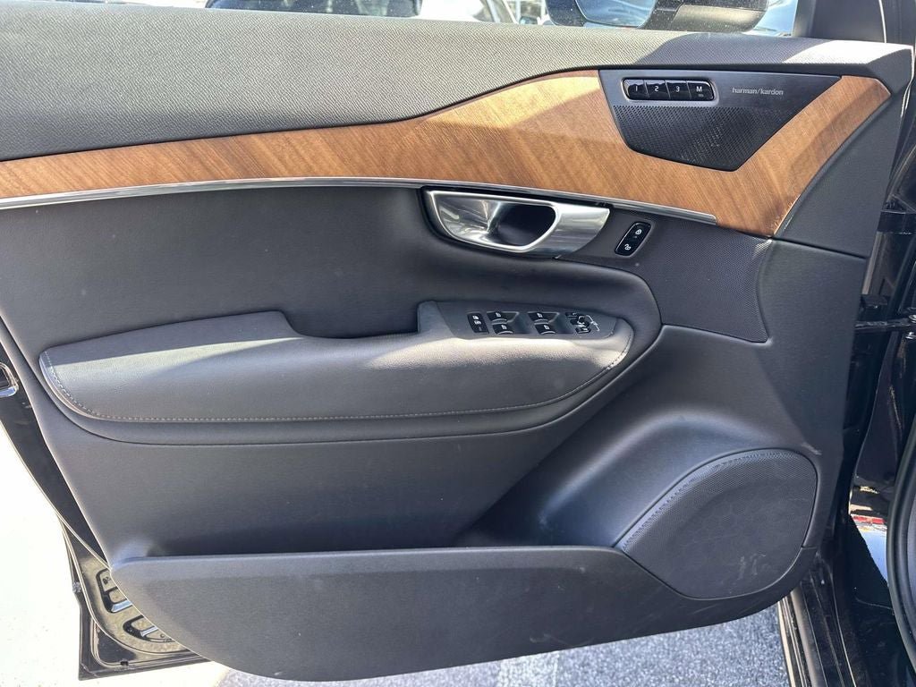 Used 2023 Volvo XC90 B6 Plus AWD/4WD image 15