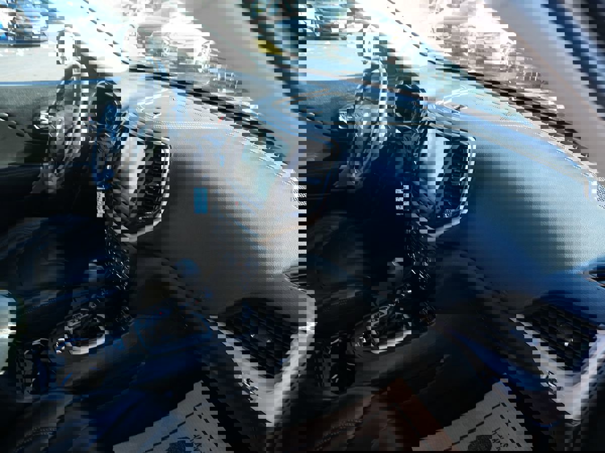 Used 2017 Jeep Cherokee Latitude w/ True North Edition image 32