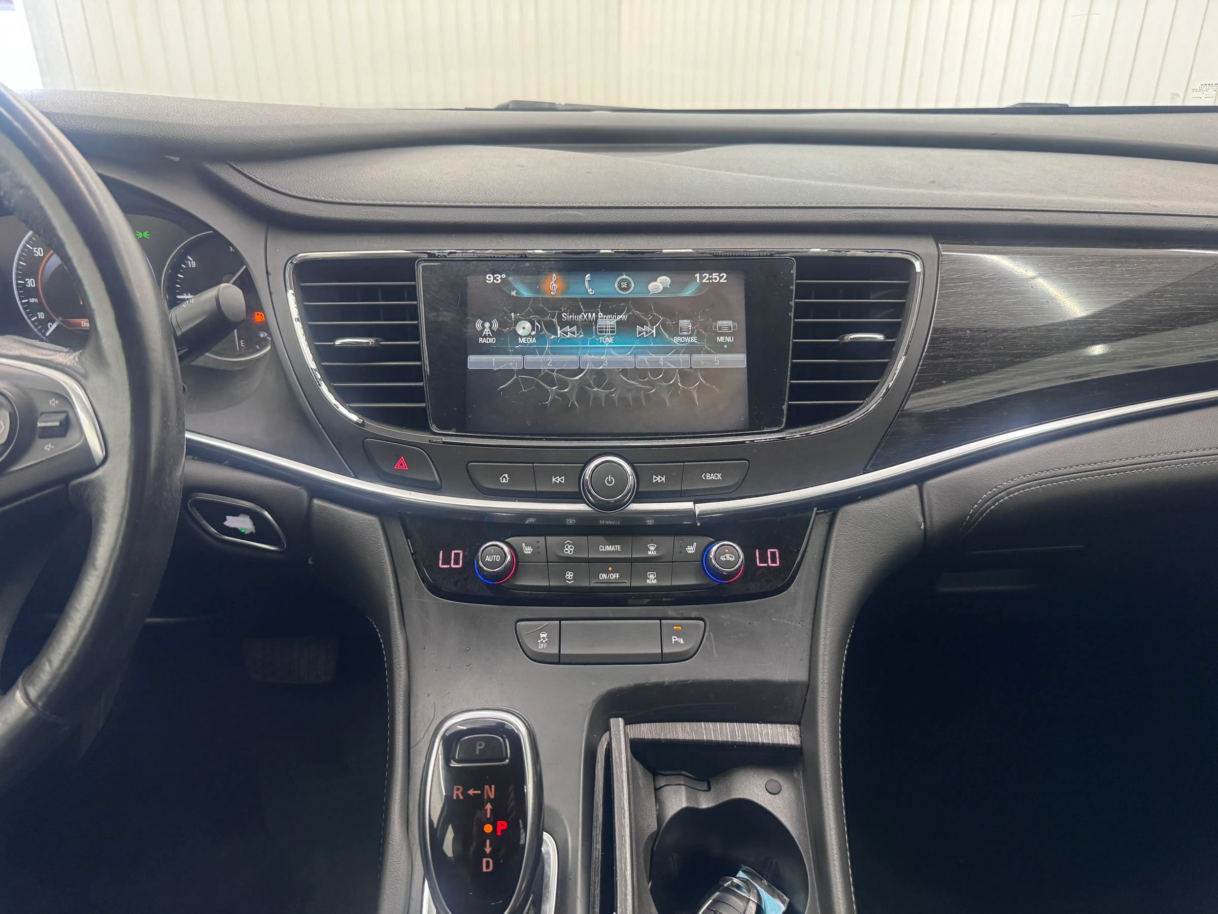 Used 2018 Buick LaCrosse Essence FWD image 18