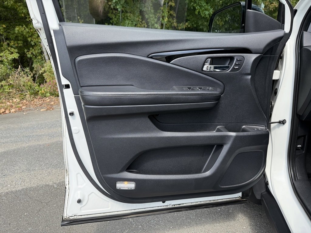 Used 2018 Honda Pilot Touring image 50