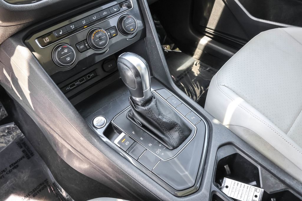 Used 2019 Volkswagen Tiguan SE FWD image 25