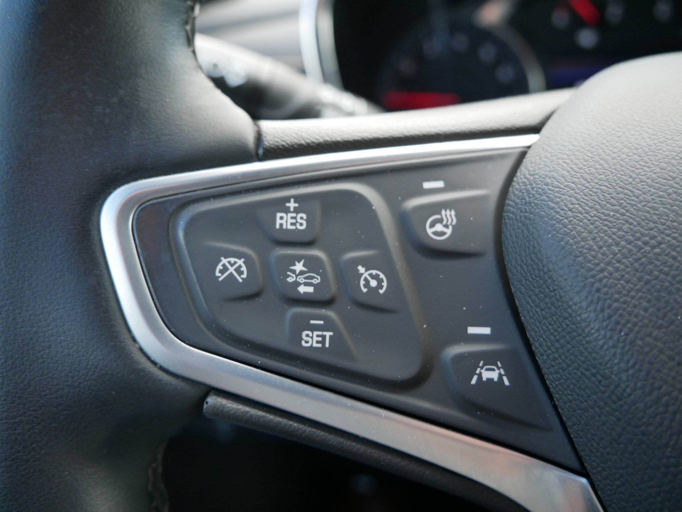 Used 2023 Chevrolet Equinox Premier AWD/4WD image 31
