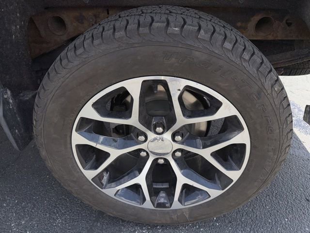 Used 2014 GMC Sierra 1500 SLT w/ SLT Crew Cab Value Package AWD/4WD image 29