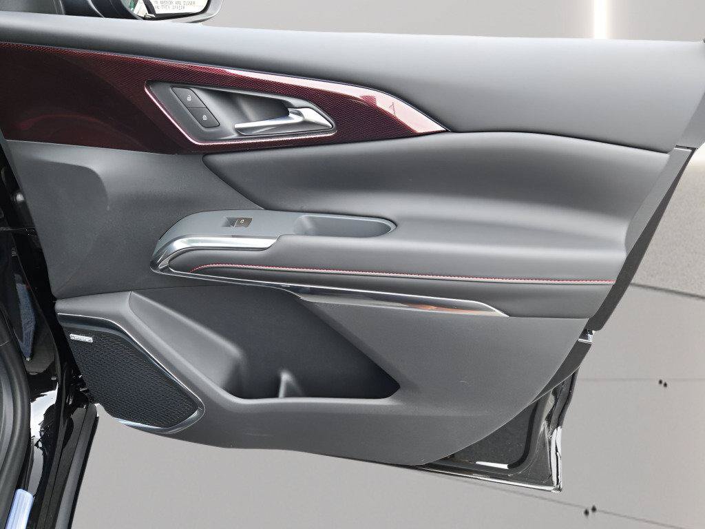 New 2027 Chevrolet Traverse RS w/ LPO, Floor Liner Package AWD/4WD image 5
