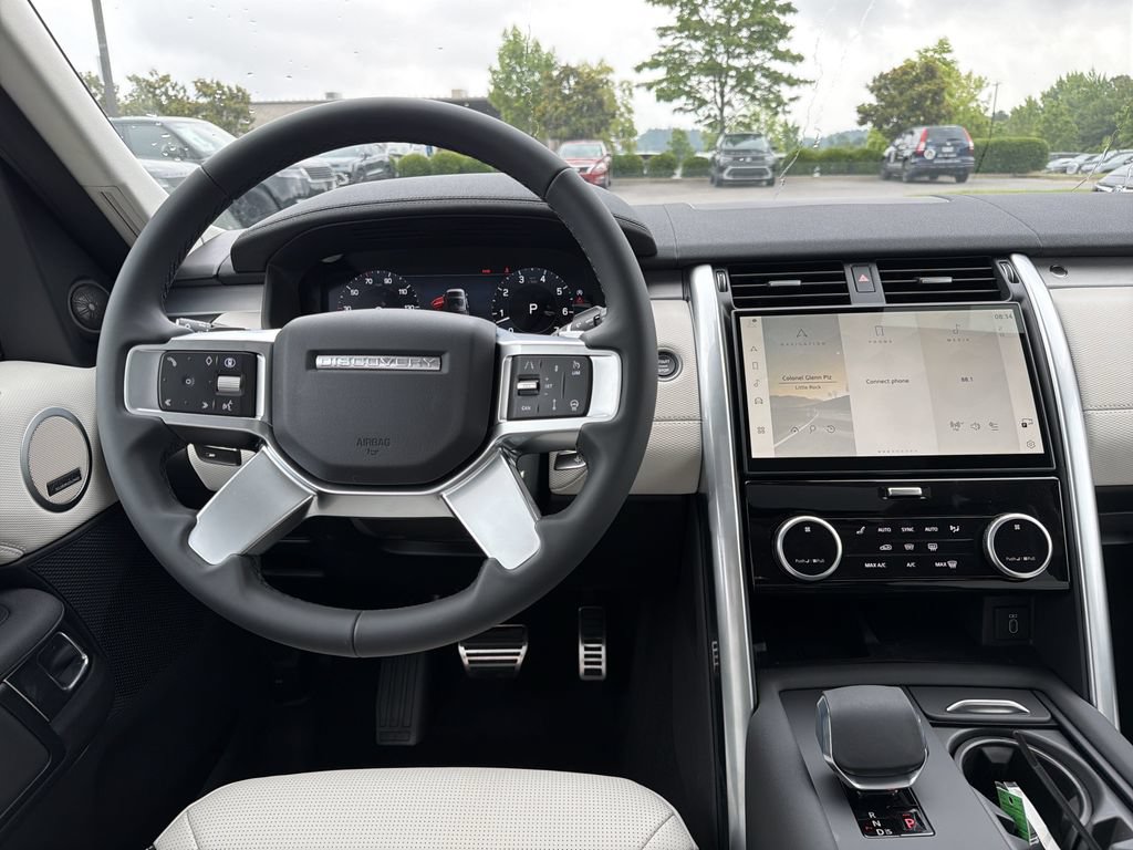 New 2026 Land Rover Discovery Limited Edition AWD/4WD image 4