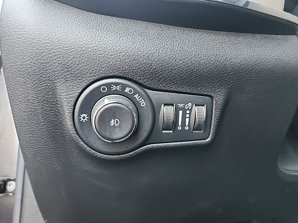 Used 2022 Jeep Compass Limited AWD/4WD image 23