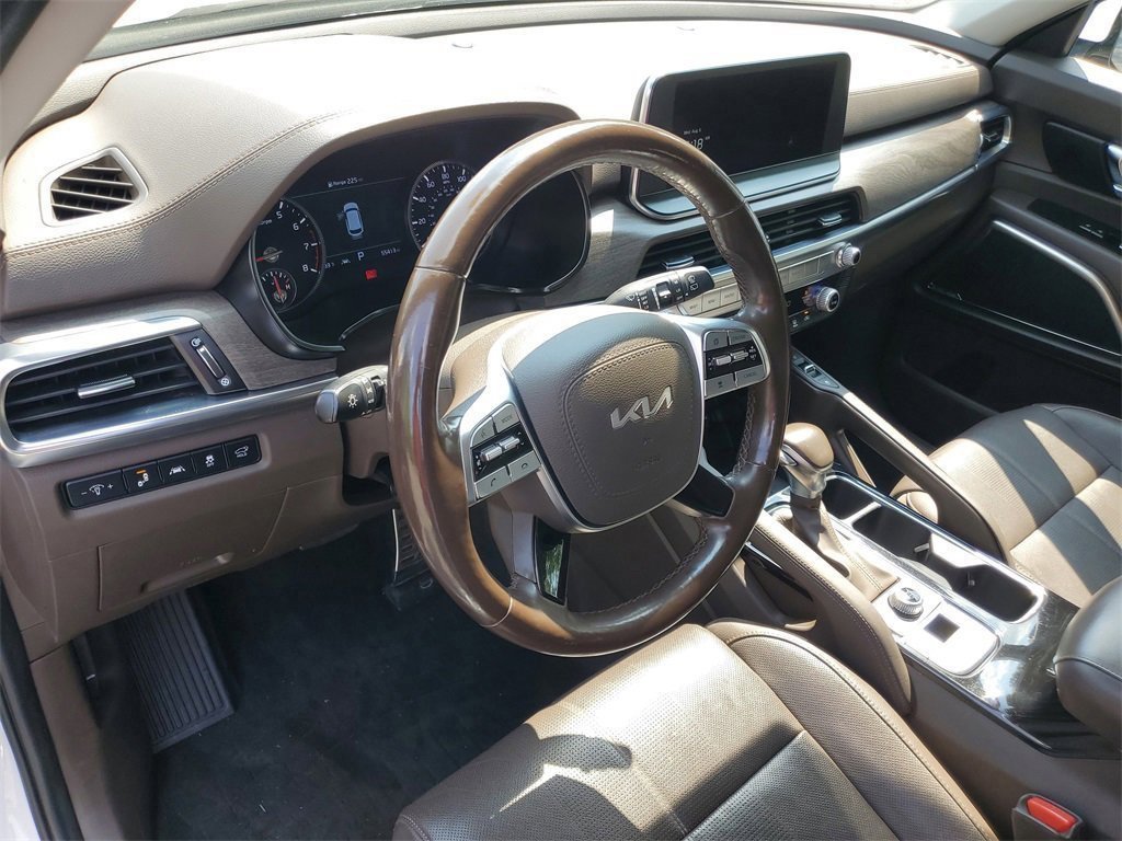 Used 2022 Kia Telluride SX w/ Towing Package image 8