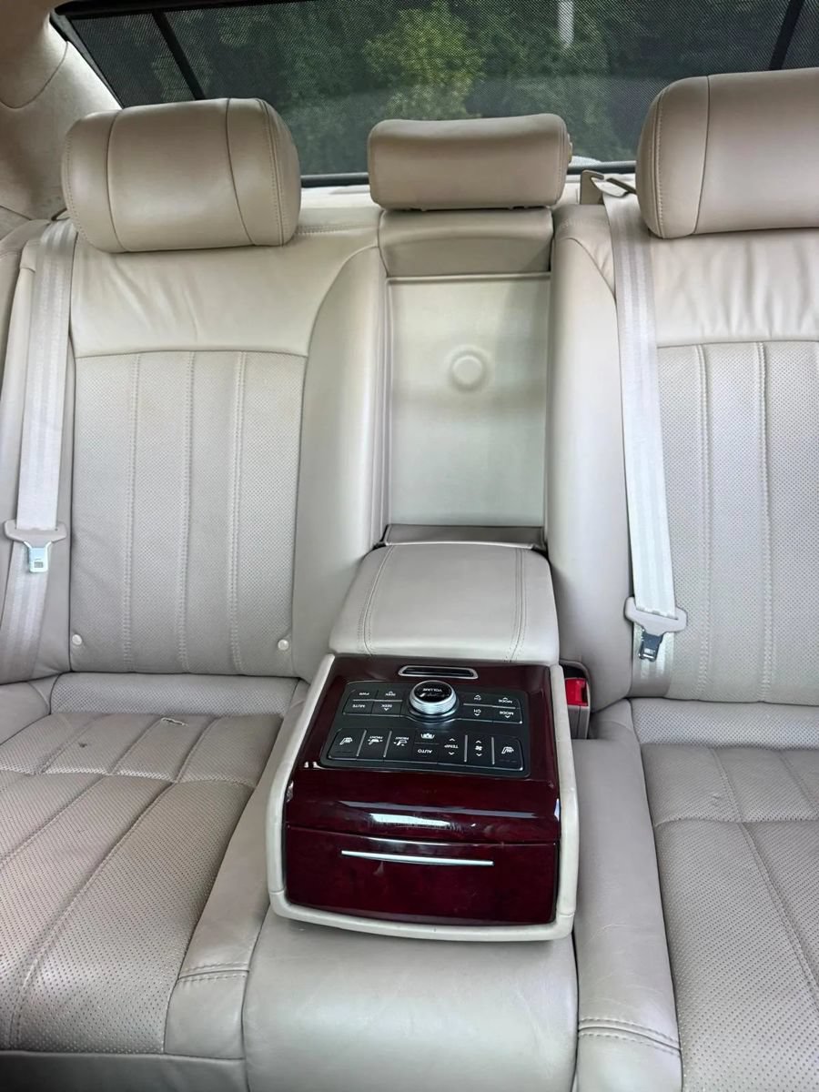Used 2012 Hyundai Equus Signature RWD image 40
