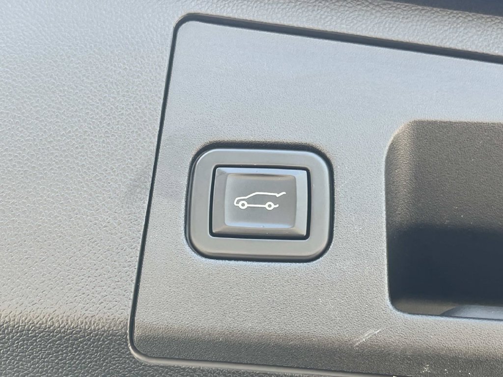 Used 2020 Cadillac XT4 Sport AWD/4WD image 13