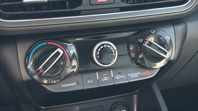 Used 2023 Hyundai Kona SEL AWD/4WD image 16