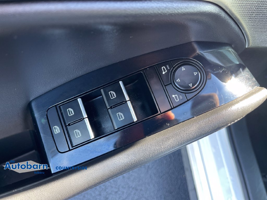 Used 2019 MAZDA MAZDA3 Hatchback w/ Premium Package FWD image 11