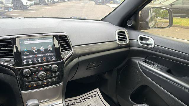 Certified 2022 Jeep Grand Cherokee Laredo X AWD/4WD image 25