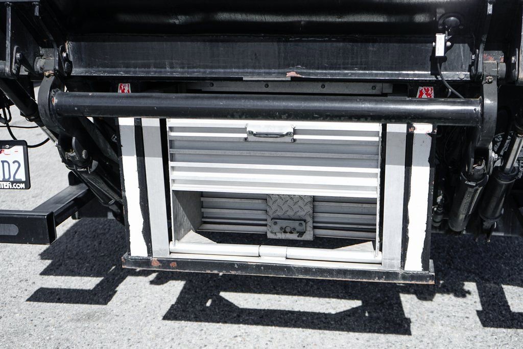 Used 2017 Ford F550 2WD Regular Cab Super Duty image 8