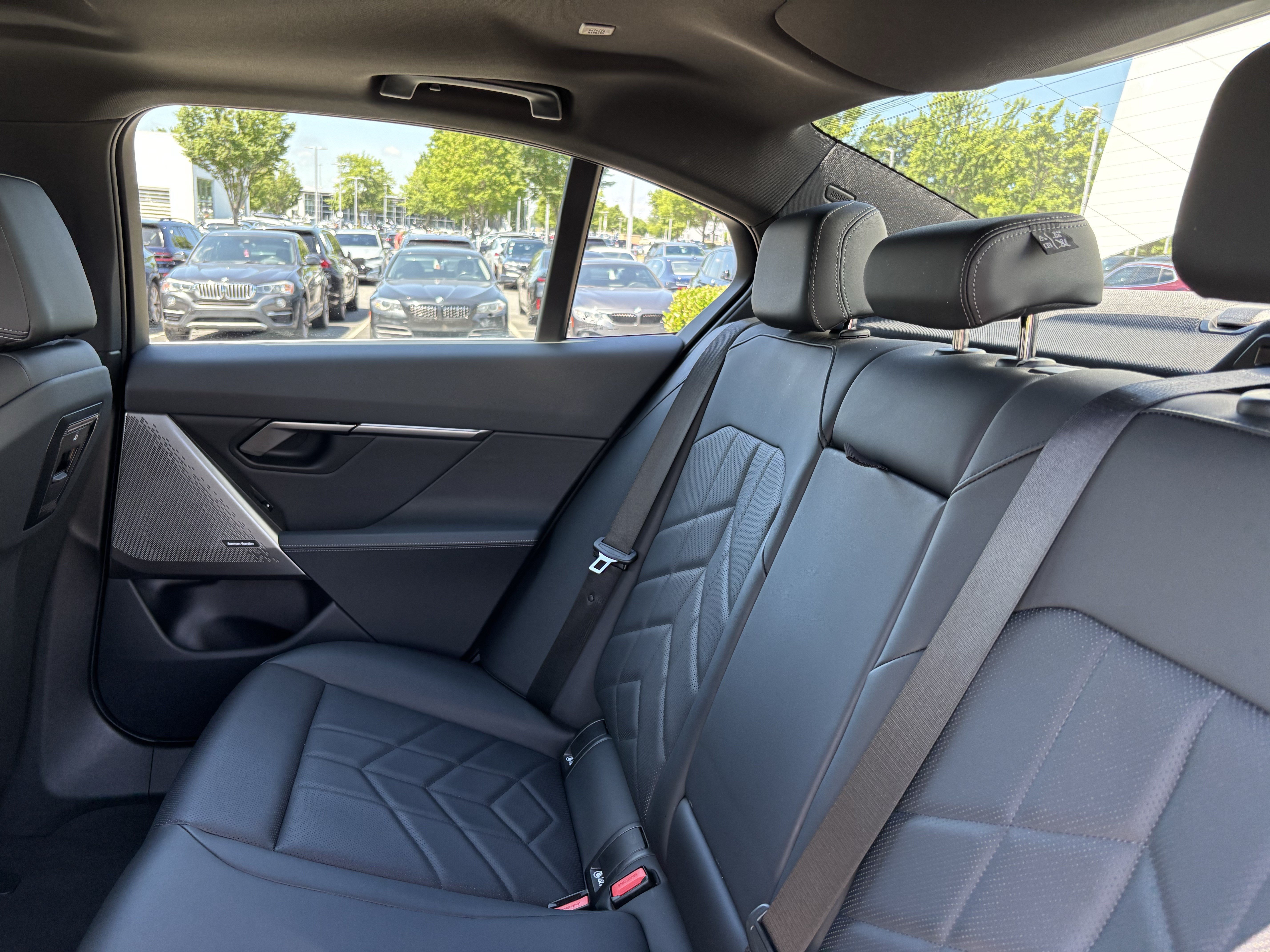 Certified 2024 BMW i5 eDrive40i w/ Convenience Package RWD image 33