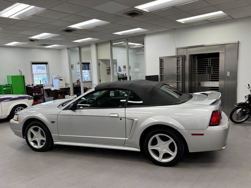 Used 2000 Ford Mustang GT RWD image 16