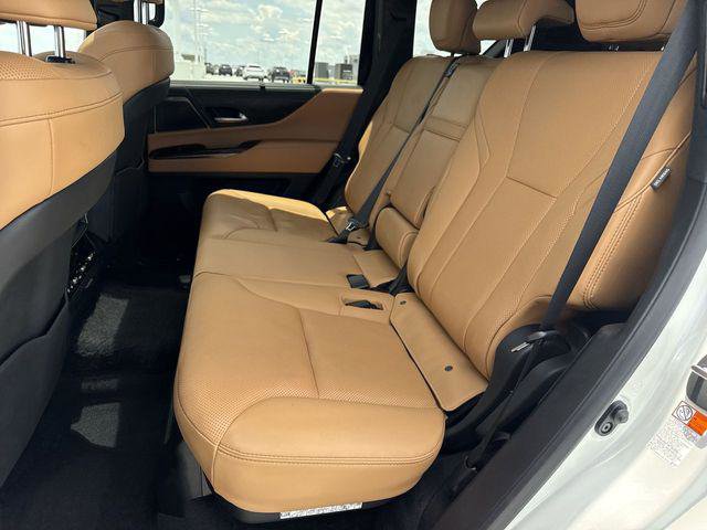 Certified 2025 Lexus LX 700h Luxury w/ Appearance Package AWD/4WD image 23