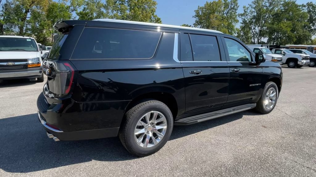 New 2026 Chevrolet Suburban Premier w/ Sun And Tow Package AWD/4WD image 2