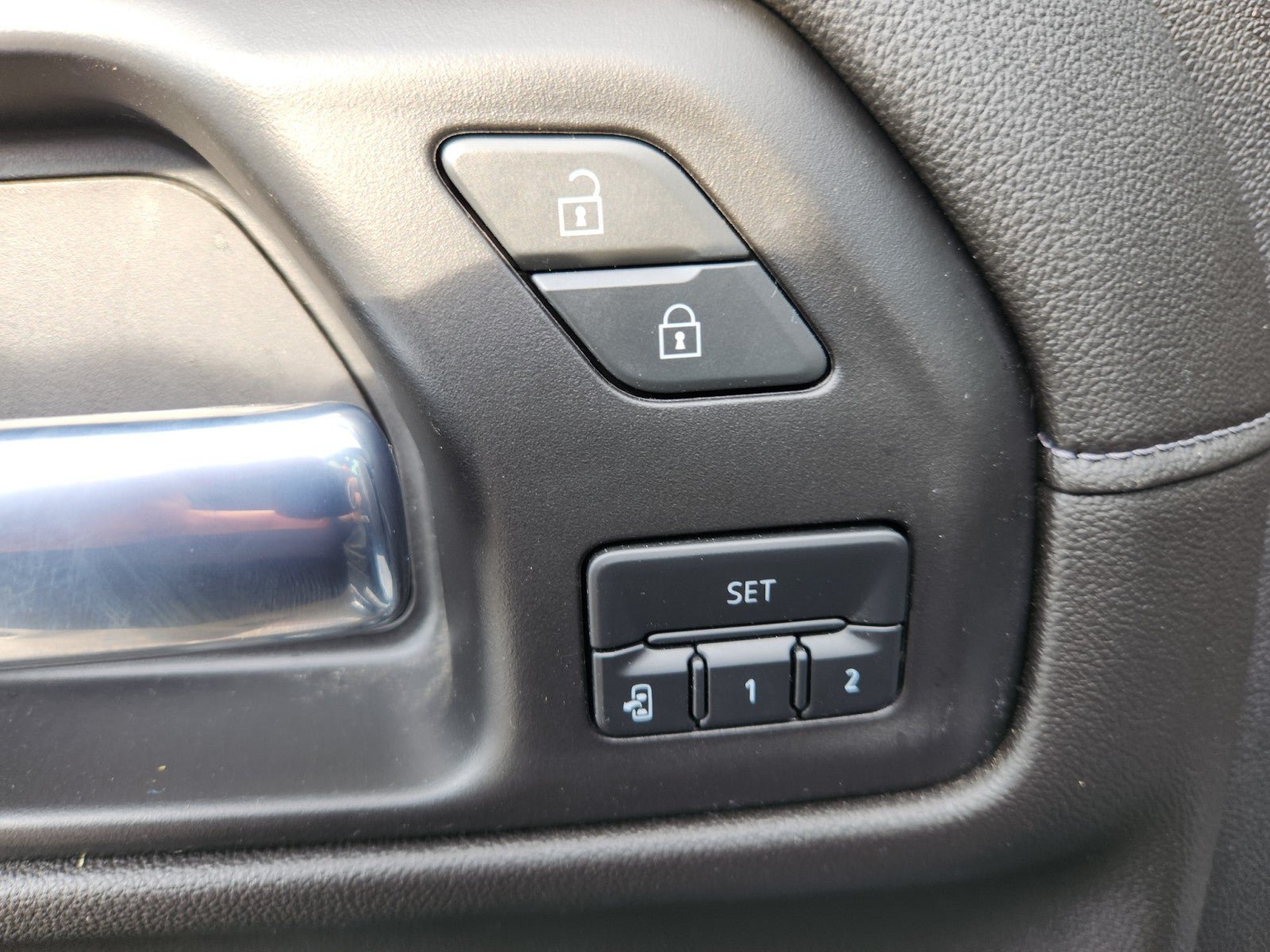 Used 2021 Chevrolet Silverado 1500 High Country AWD/4WD image 32