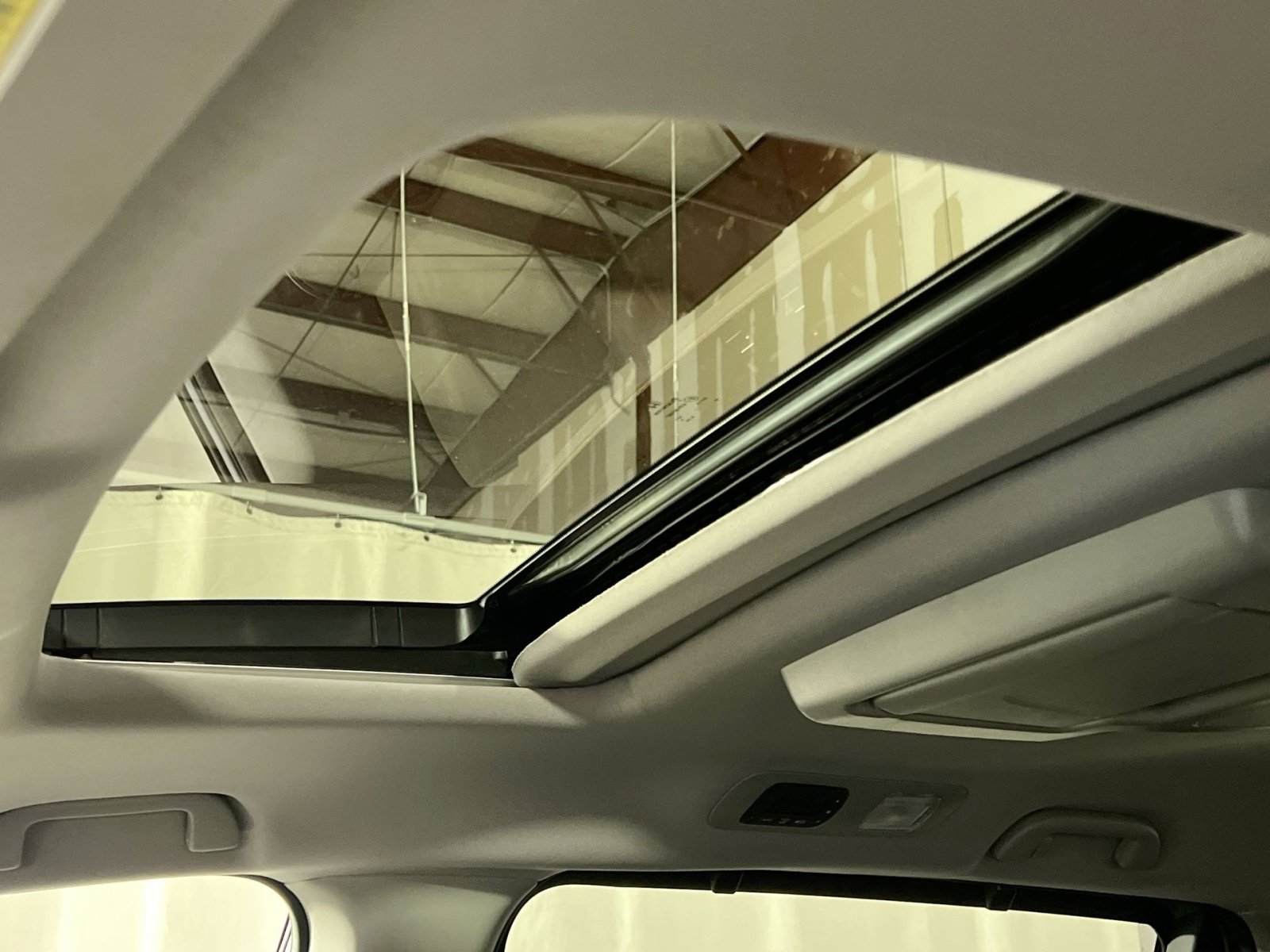 Used 2023 Honda Odyssey Elite image 21