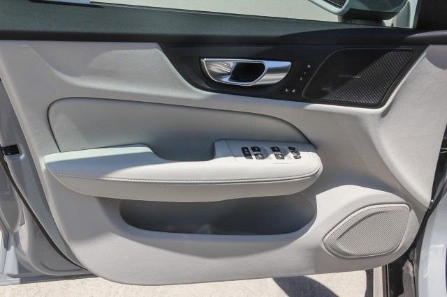 New 2025 Volvo V60 B5 Cross Country Ultra w/ Protection Package Premier image 21
