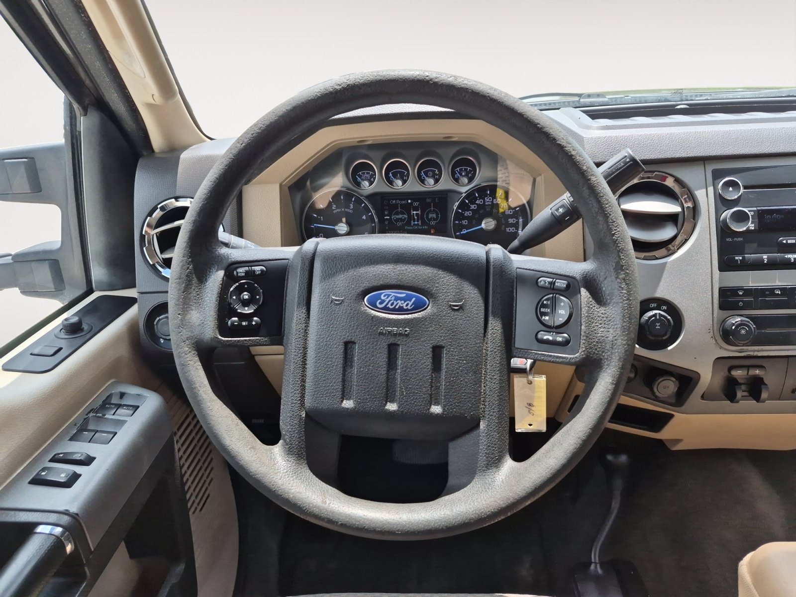 Used 2015 Ford F250 XLT w/ XLT Premium Package AWD/4WD image 13