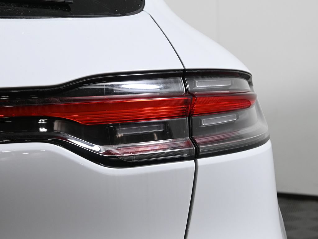Used 2026 Porsche Macan AWD/4WD image 13
