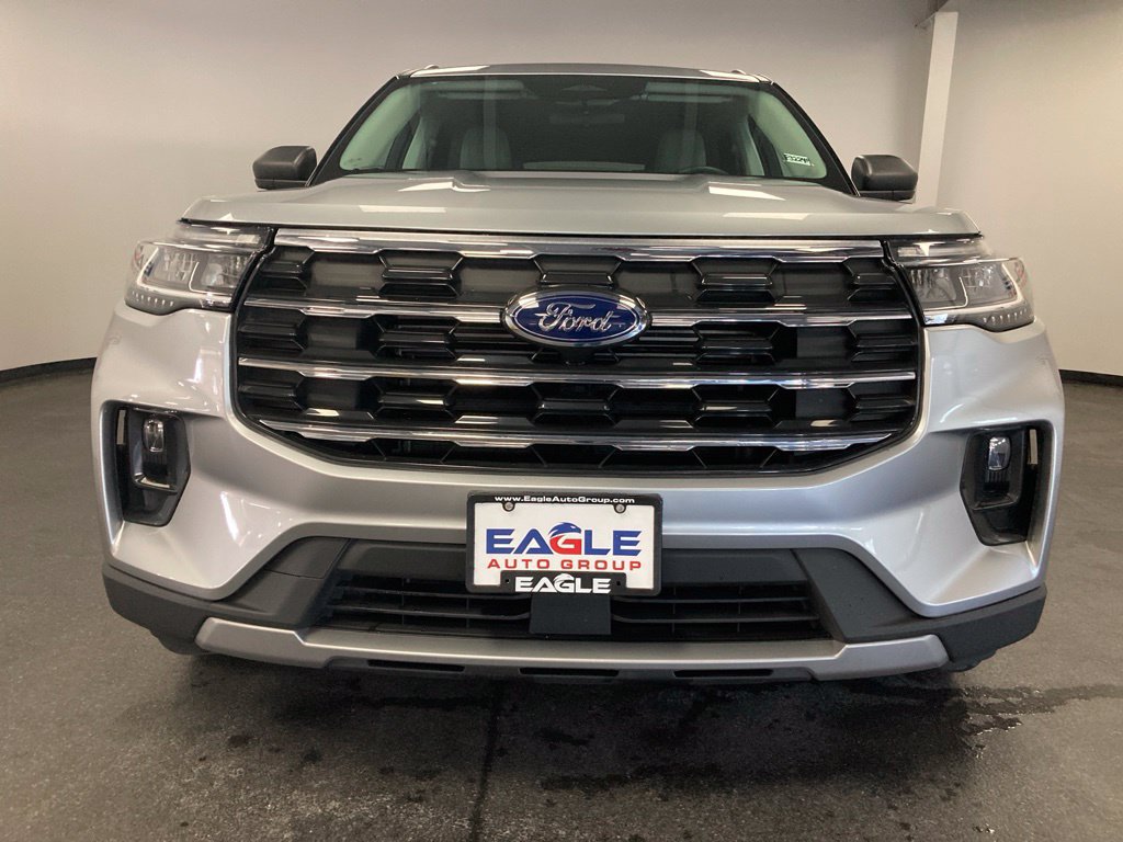 Used 2025 Ford Explorer Active w/ Active Comfort Package AWD/4WD image 4