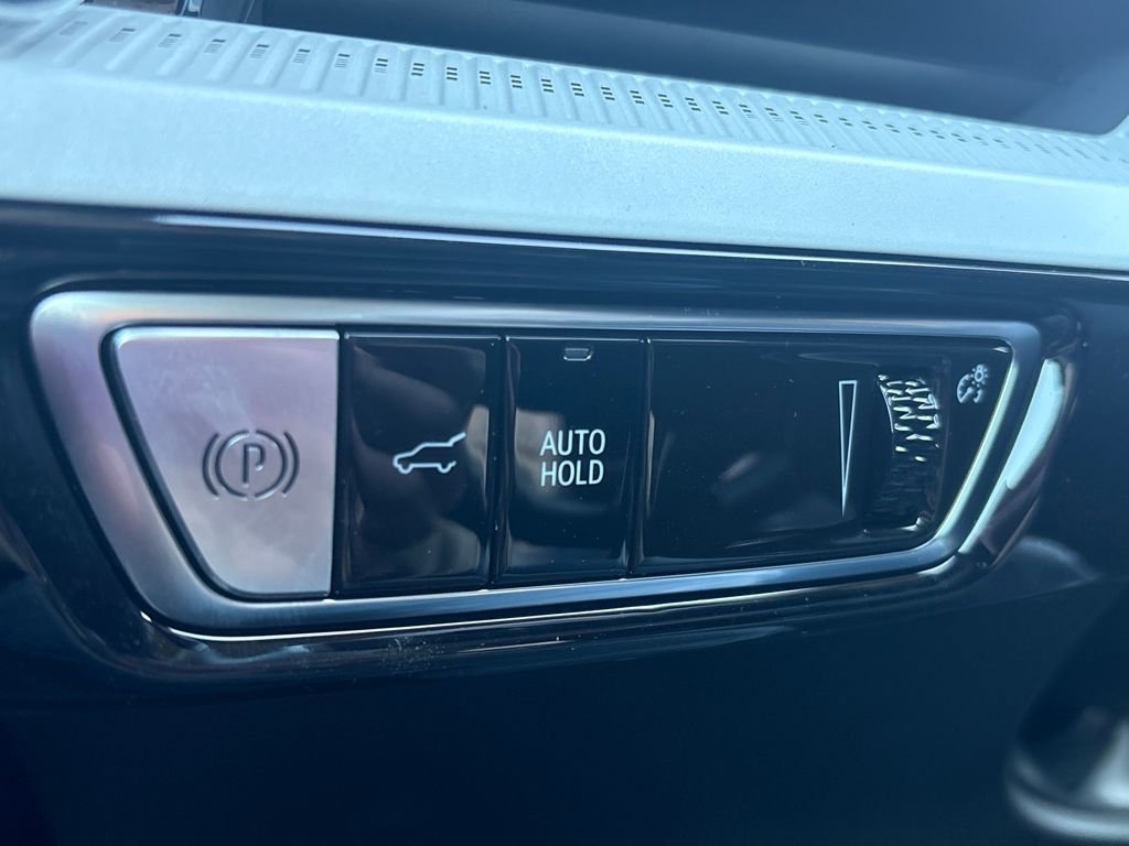 New 2026 Cadillac Optiq Luxury 2 image 28