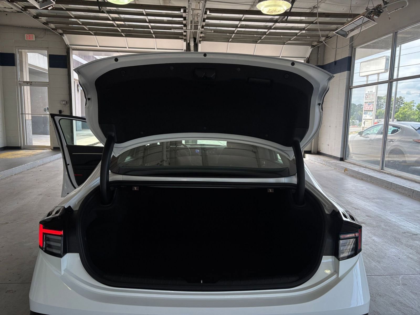 Used 2025 Hyundai Sonata SEL FWD image 32
