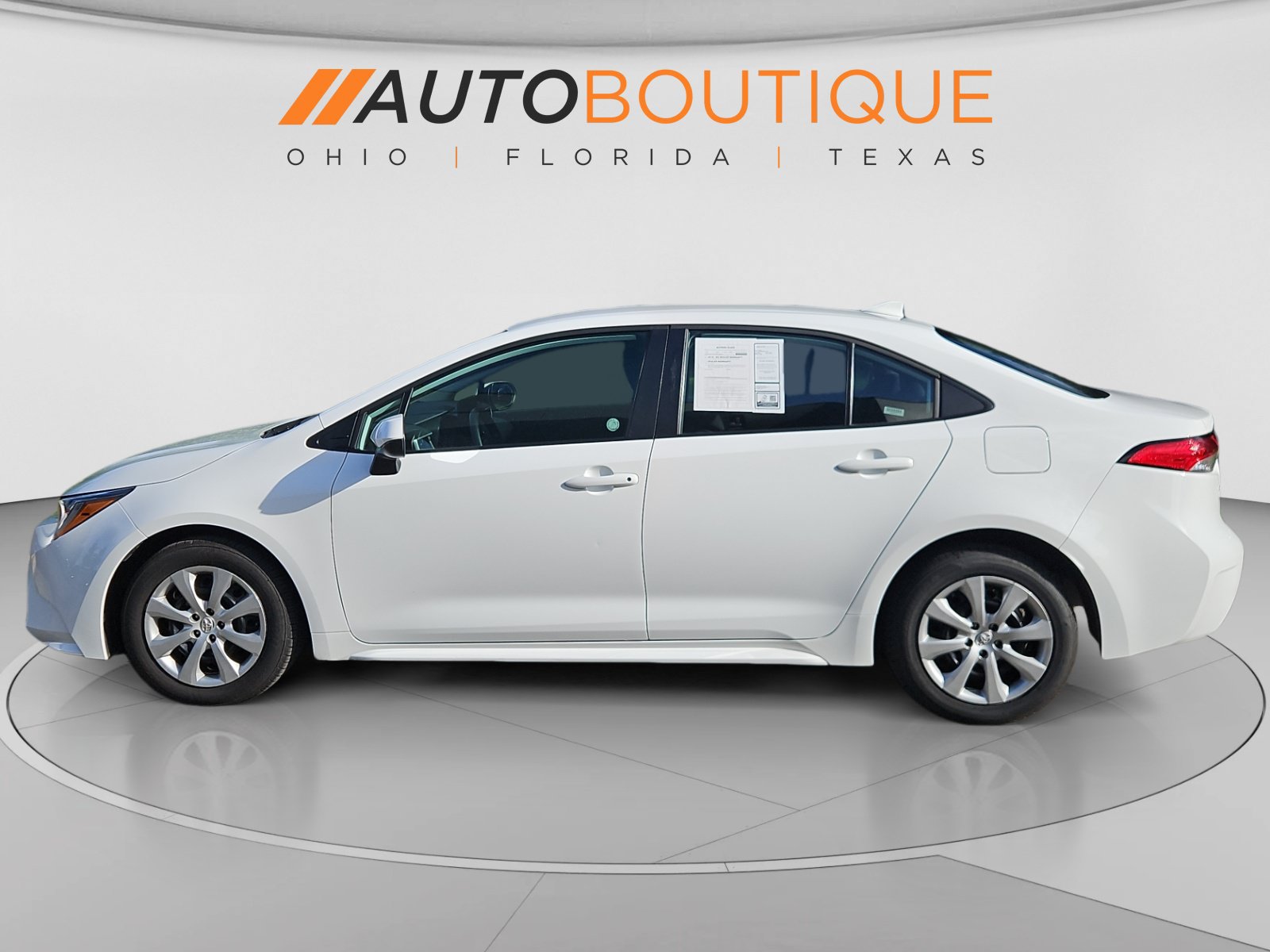 Used 2025 Toyota Corolla LE FWD image 2