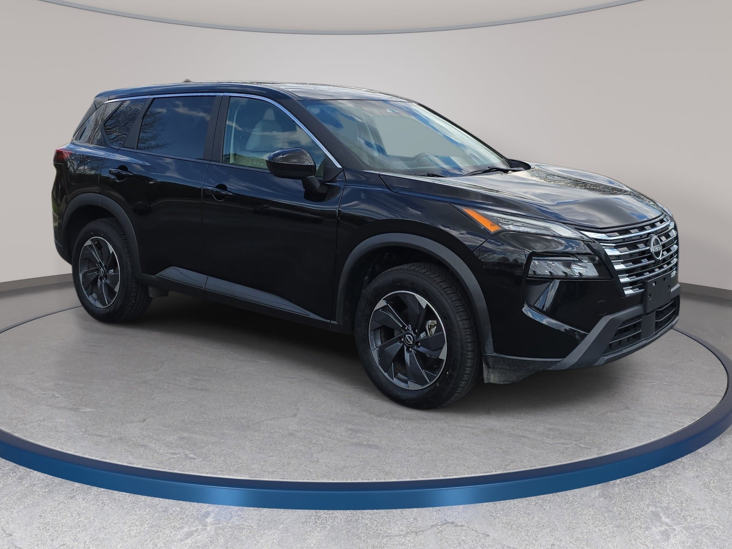 Used 2024 Nissan Rogue SV image 3