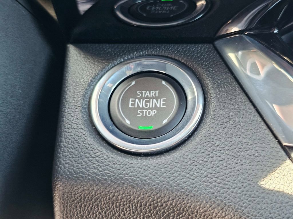 Used 2025 Buick Envista Sport Touring w/ Convenience I Package FWD image 25