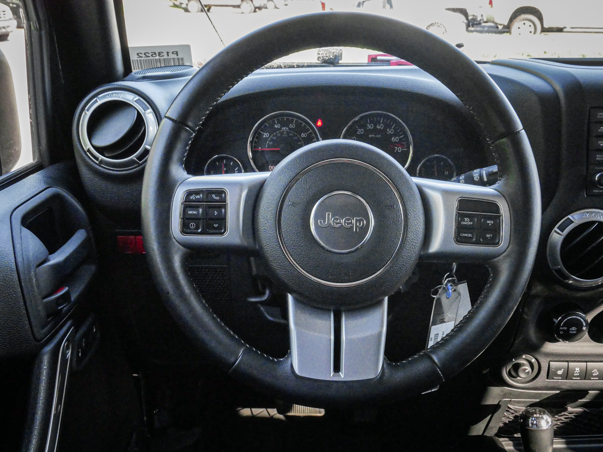 Used 2015 Jeep Wrangler Unlimited Rubicon AWD/4WD image 18