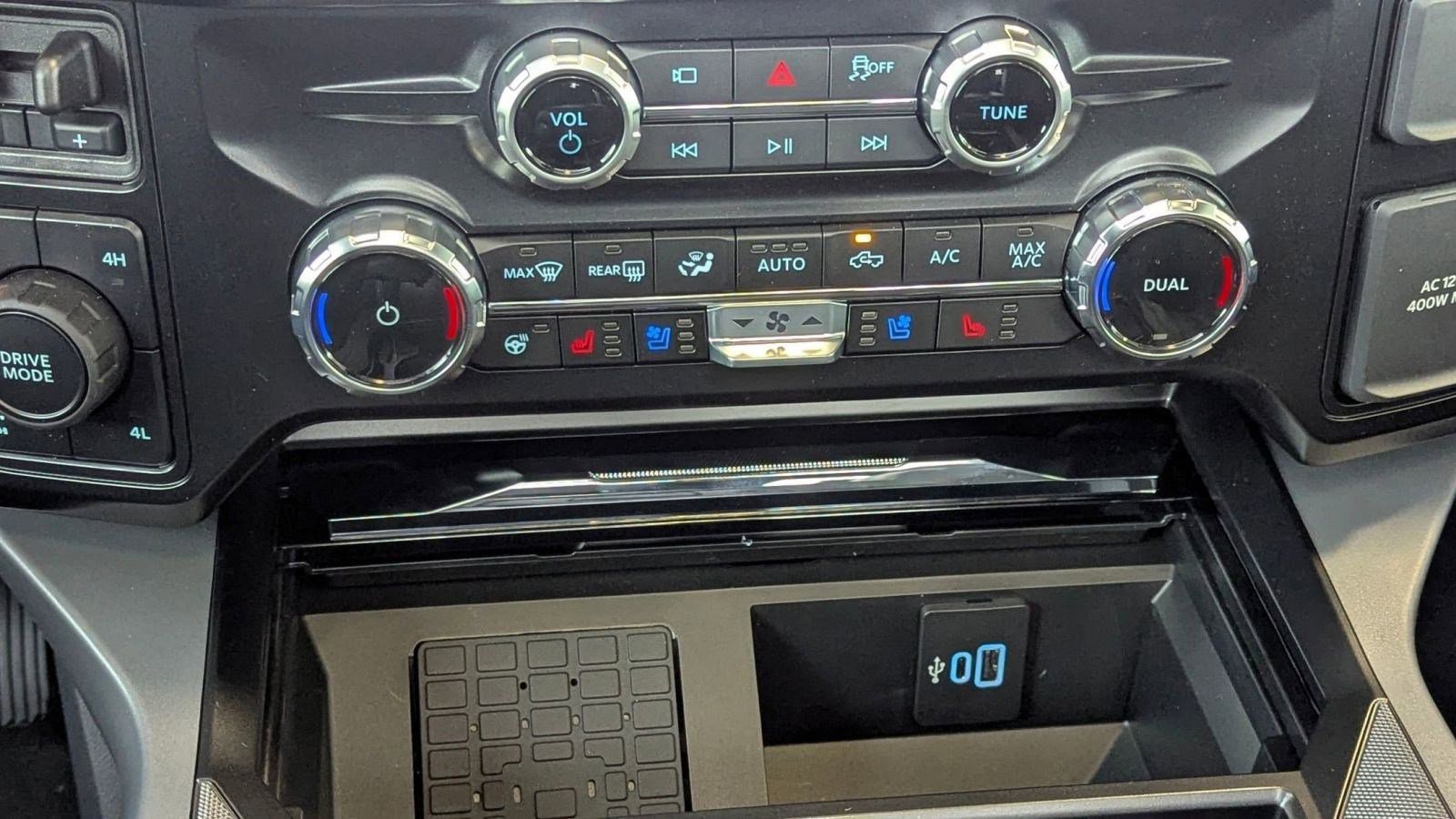 New 2026 Ford F250 Lariat w/ Black Appearance Package image 26