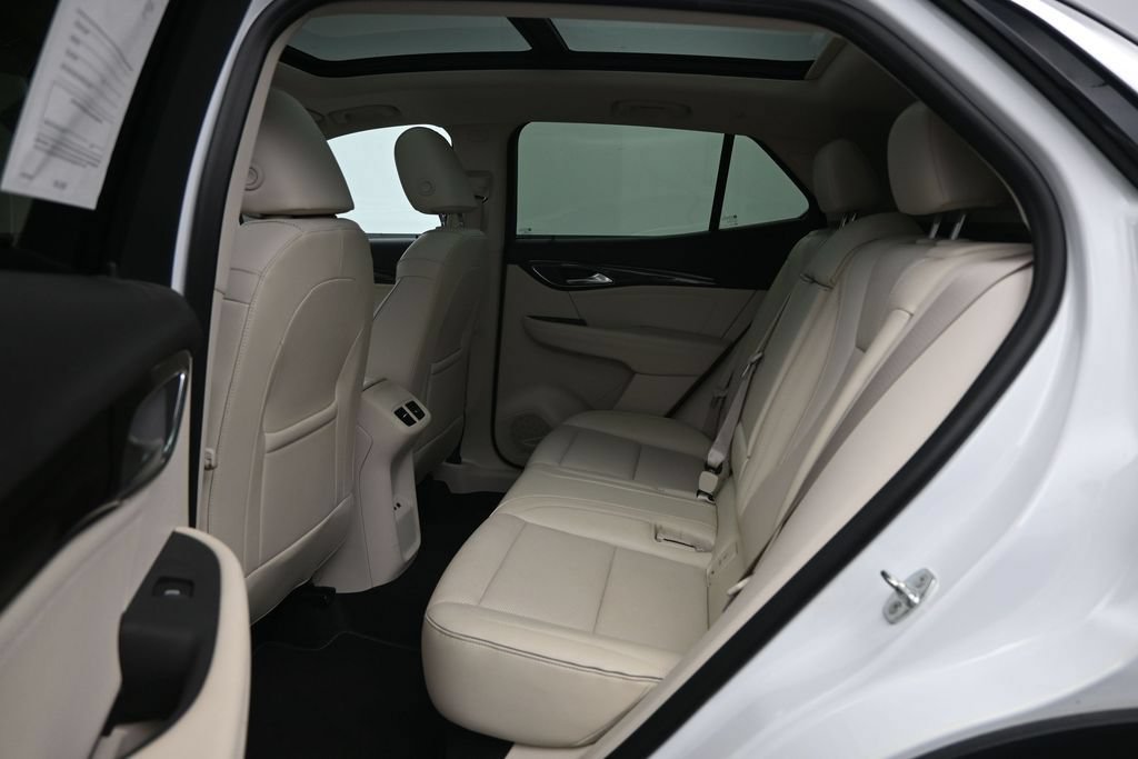 Used 2022 Buick Envision Essence w/ Technology Package I AWD/4WD image 25